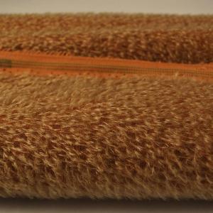 Mohair blond sur toile marron +/- 9mm